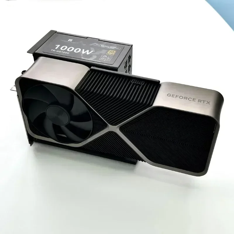 Notebook UT4G-BK7 Harici EGPU  - Gpu External Dock Egpu Thunderbolt 4 incelemesi ve fiyatı